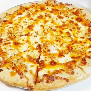 BUFFALO CHICKEN PIZZA