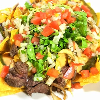 STEAK NACHOS
