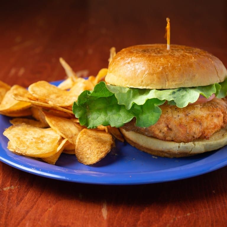 Delicious Chicken Sandwiches: A Crowd Favorite